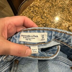 Abercrombie & Fitch Light Blue Relaxed Jeans Curve Love 34L